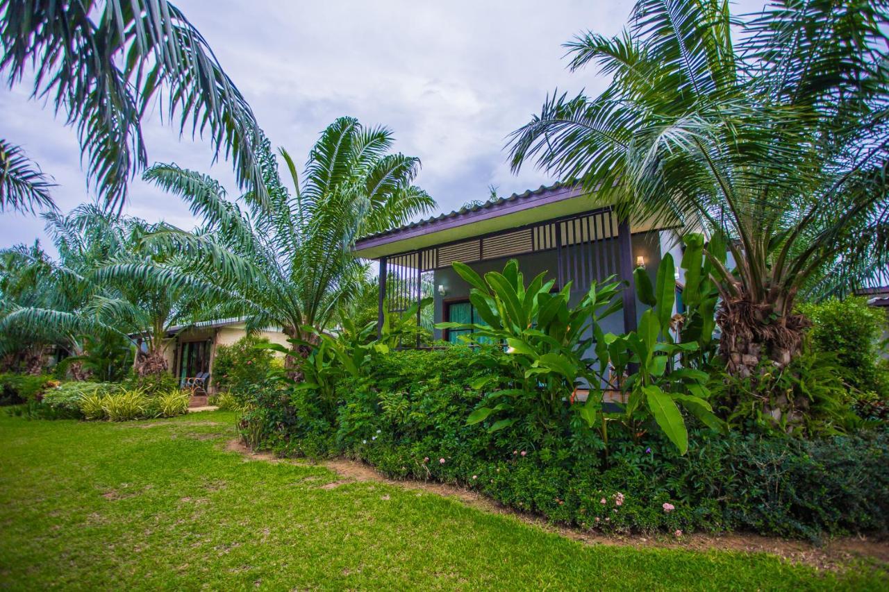 Palm Pran Resort Pran Buri Exterior photo
