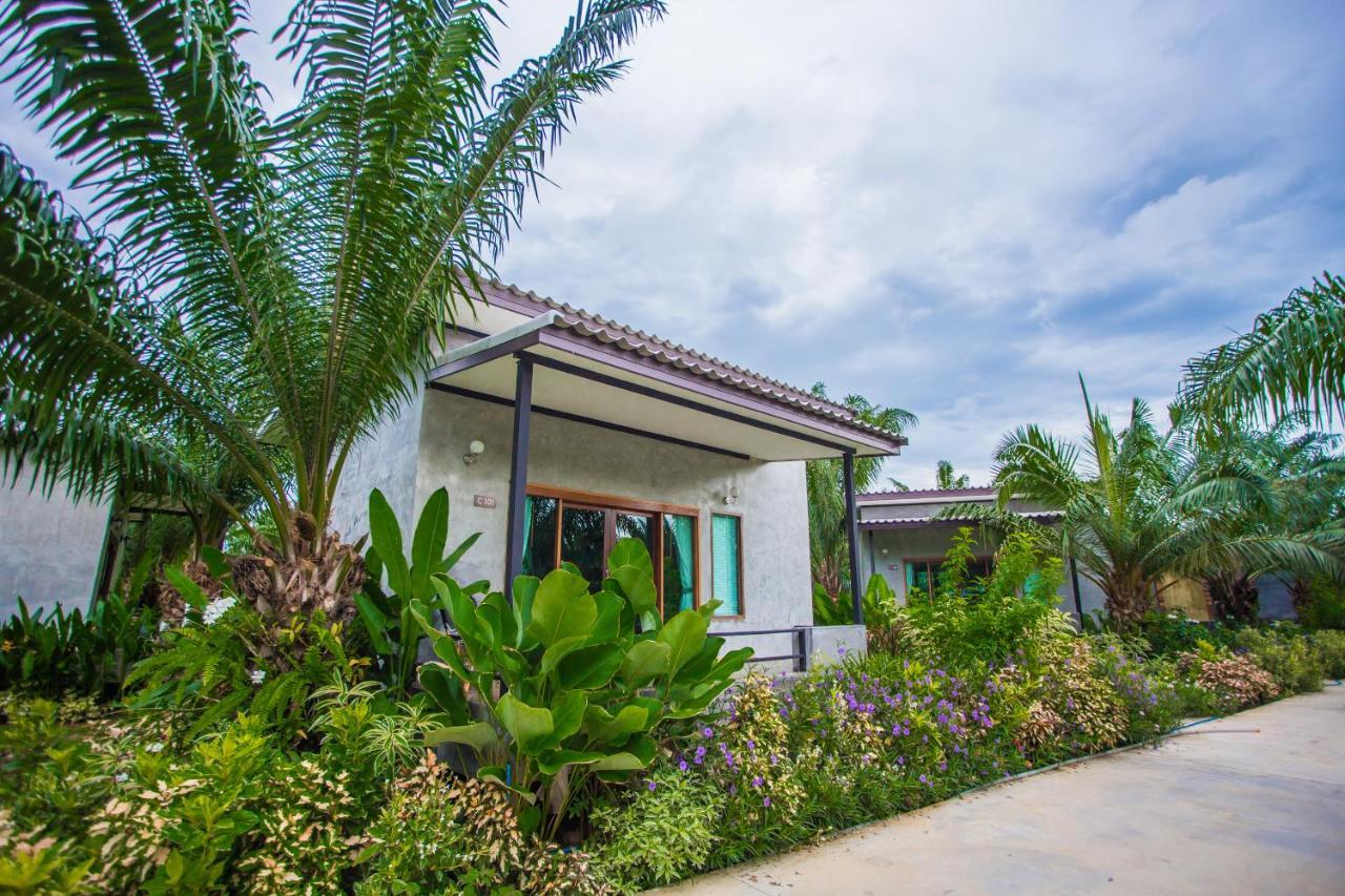 Palm Pran Resort Pran Buri Exterior photo