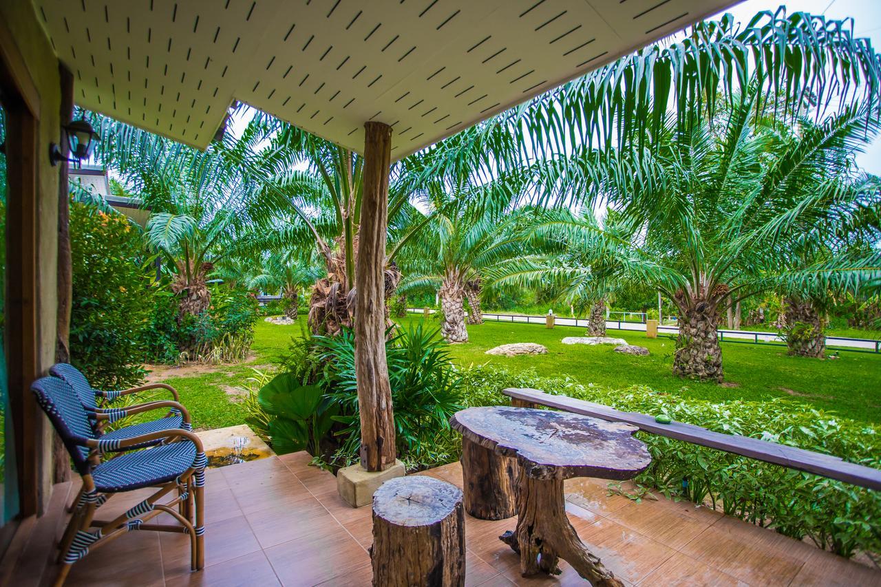 Palm Pran Resort Pran Buri Exterior photo